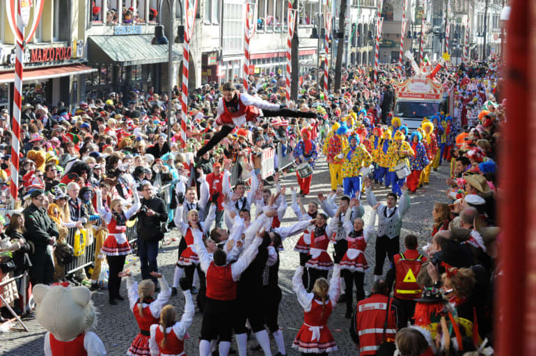 Karneval in Deutschland Faschingsumzüge 2023 weg.de